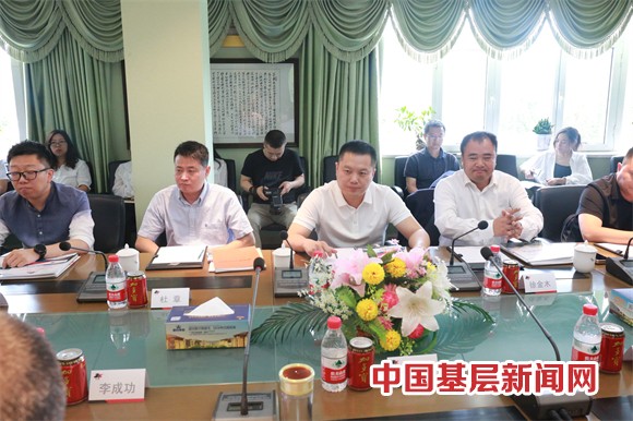 華春藥業(yè)與全國省級總經銷商簽署合作協(xié)議 華春藥業(yè)與全國省級總經銷商簽署合作協(xié)議