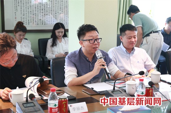 華春藥業(yè)與全國省級總經銷商簽署合作協(xié)議 華春藥業(yè)與全國省級總經銷商簽署合作協(xié)議